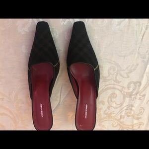 Burberry mode heel mule size 9  1/2